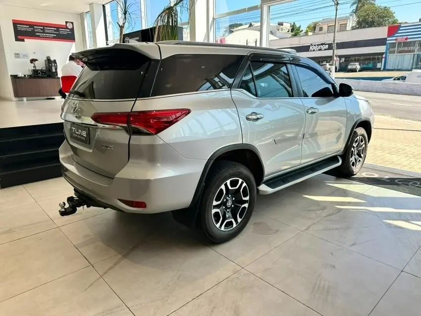 galeria HILUX SW4