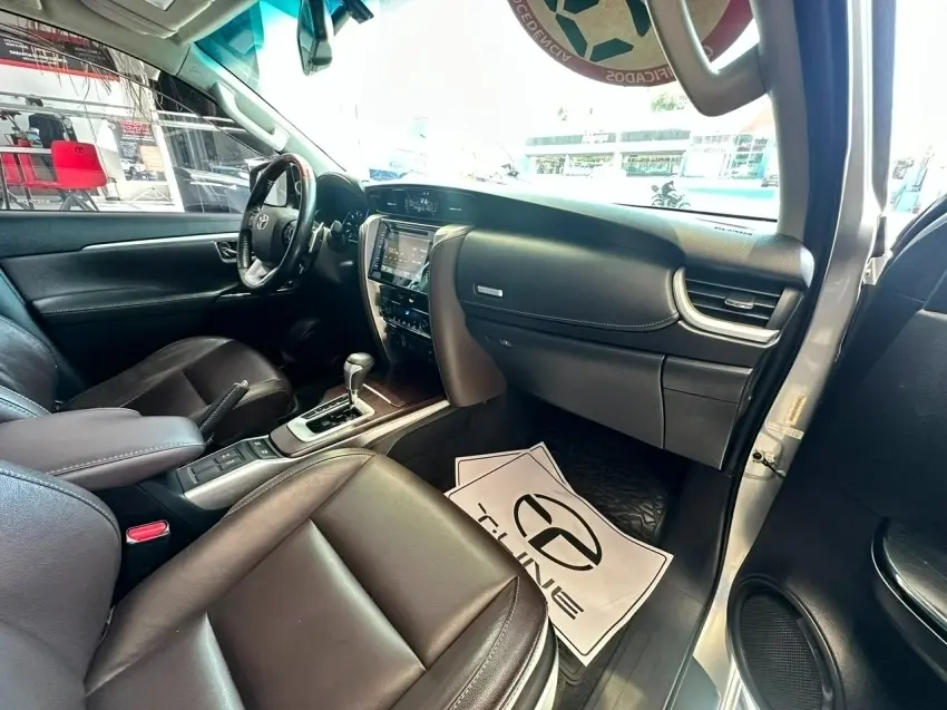 galeria HILUX SW4