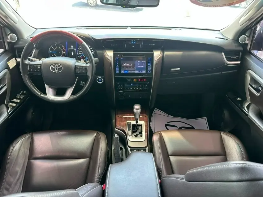 galeria HILUX SW4