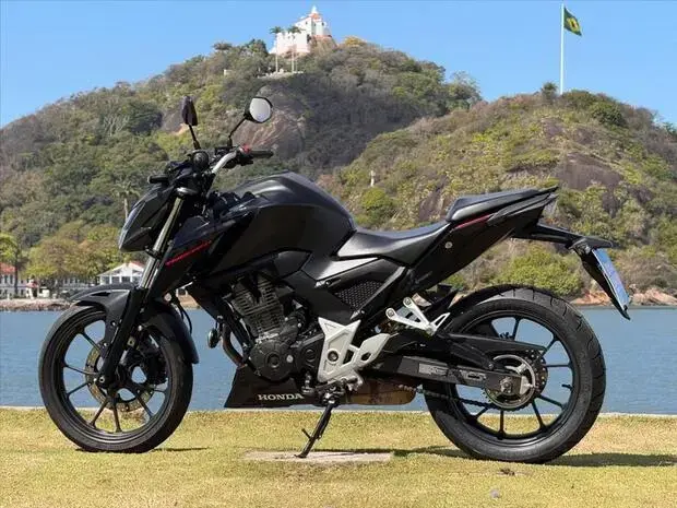 Honda CB 300F TWISTER CBS