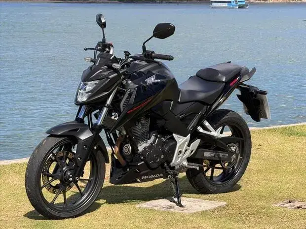 Honda CB 300F TWISTER CBS