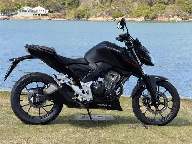 Honda CB 300F TWISTER CBS