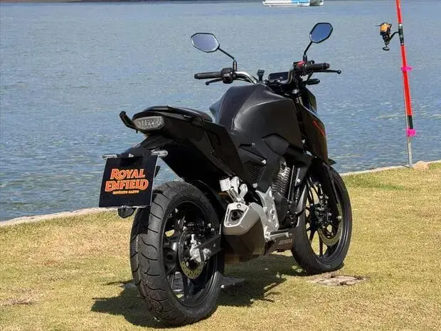 Honda CB 300F TWISTER CBS