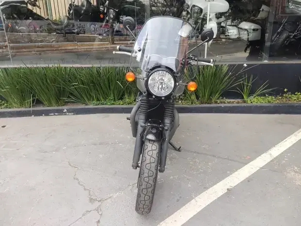Triumph Bonneville T120 Black