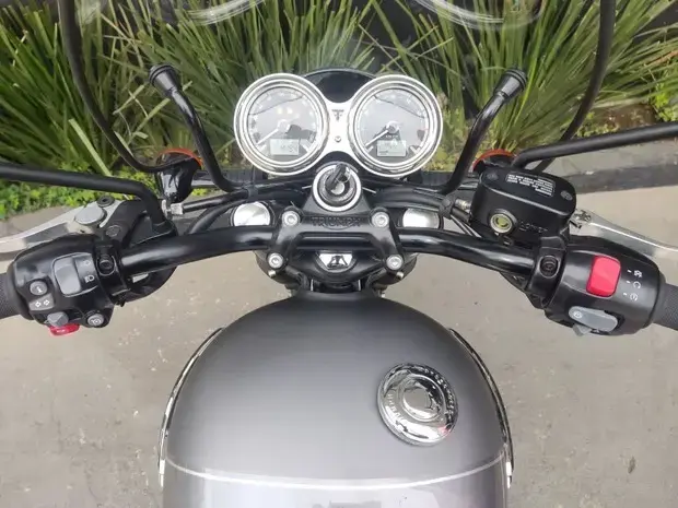 Triumph Bonneville T120 Black