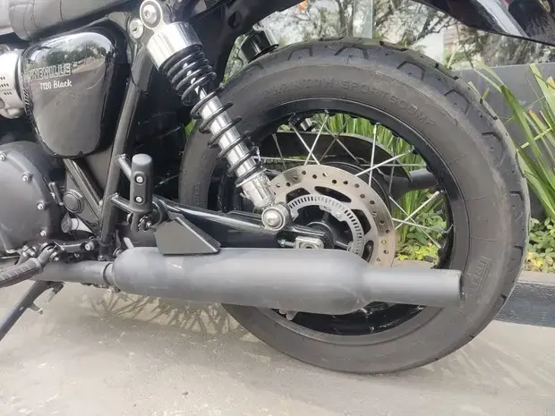 Triumph Bonneville T120 Black