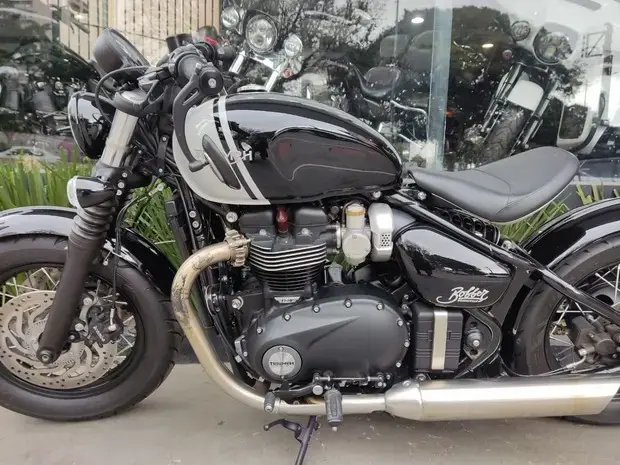 Triumph Bonneville Bobber ABS