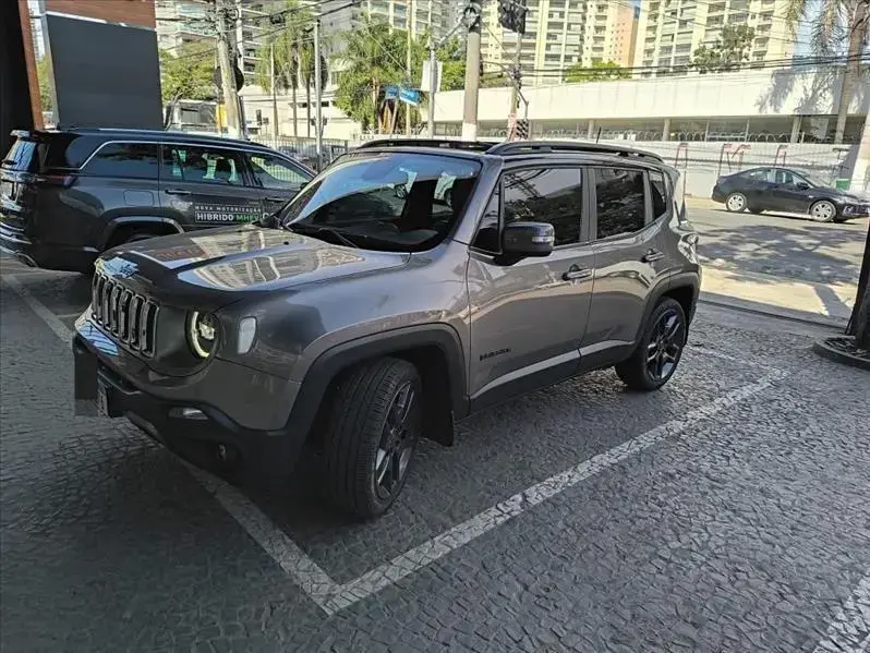 galeria RENEGADE
