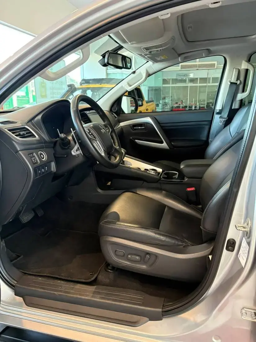 galeria PAJERO SPORT