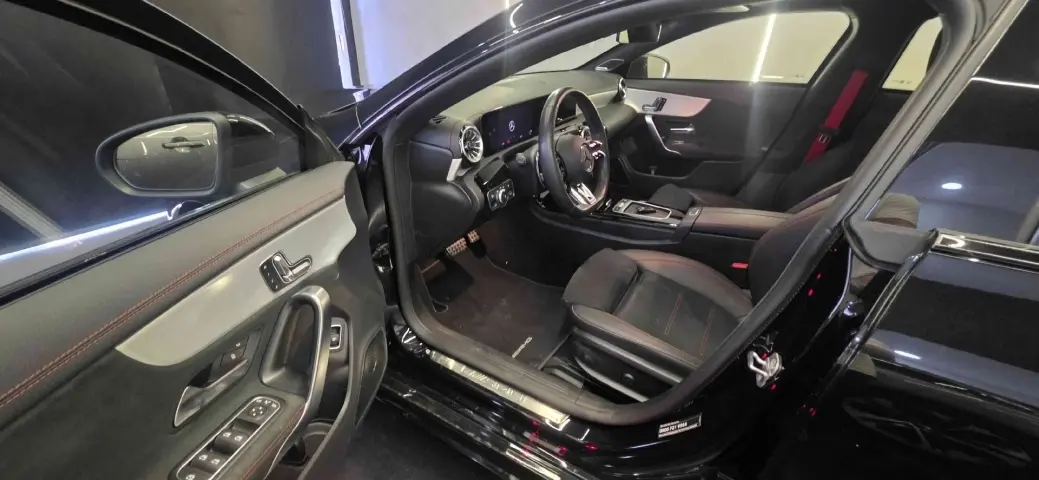 galeria CLA 35 AMG