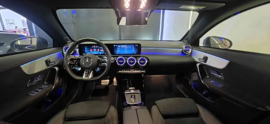 galeria CLA 35 AMG