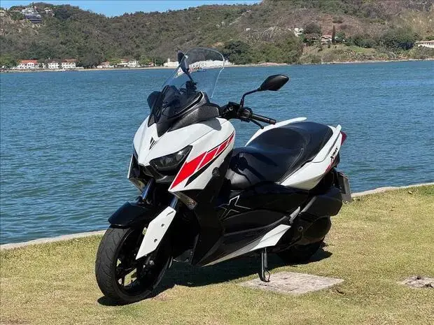 Yamaha XMAX ABS