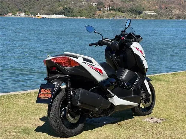 Yamaha XMAX ABS