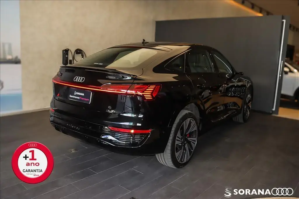 galeria Q8 E-TRON