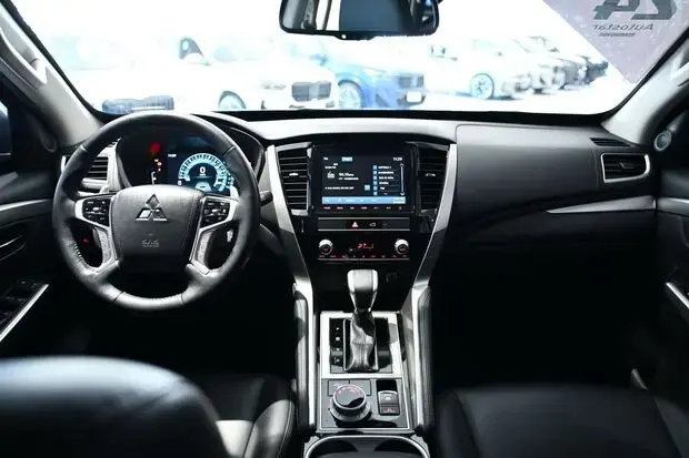 Mitsubishi Pajero Sport HPE-S 2.4
