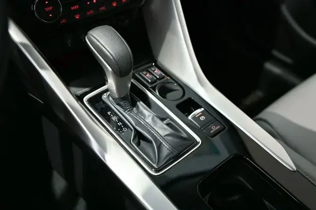 Mitsubishi Eclipse Cross HPE-S