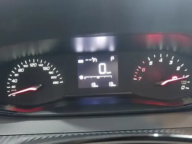 Peugeot 208 1.0 TURBO 200 FLEX ACTIVE CVT
