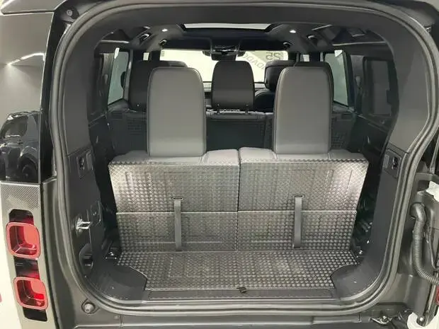 Land Rover Defender 110 X-DY HSE D350 AT (Híb.)