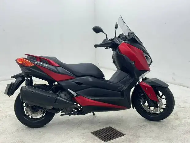 Yamaha XMax XMAX 250 ABS Darth Vader