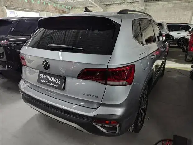 Volkswagen TAOS 1.4 250 TSI TOTAL FLEX COMFORTLINE AUTOMÁTICO