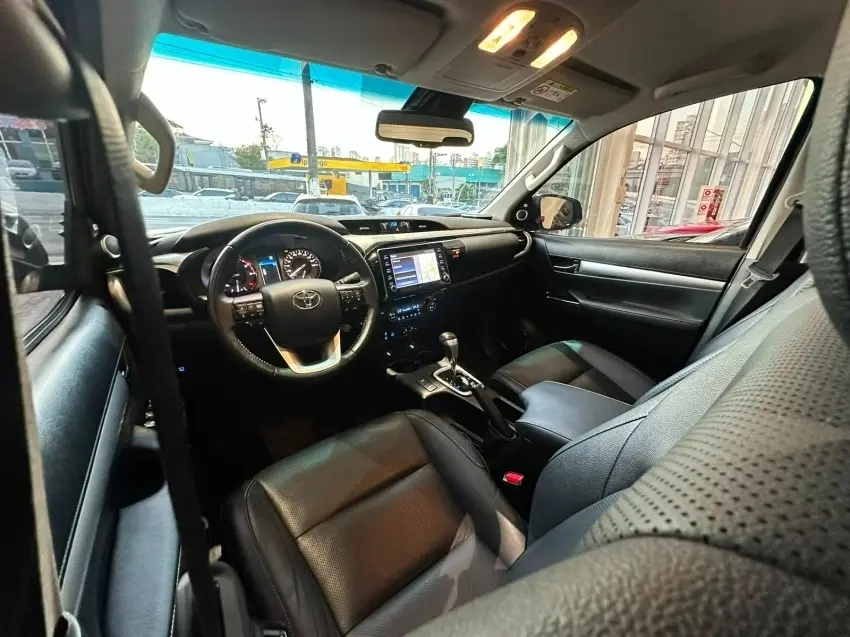 galeria HILUX