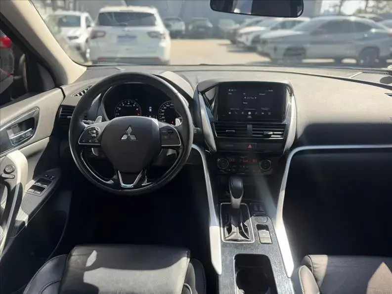 galeria ECLIPSE CROSS