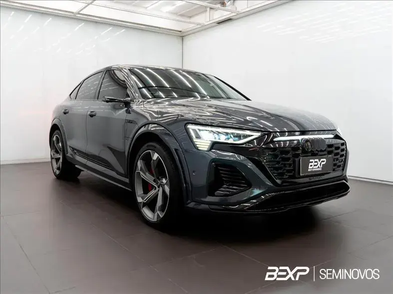 galeria SQ8 E-TRON