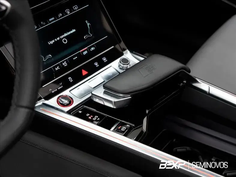 galeria SQ8 E-TRON