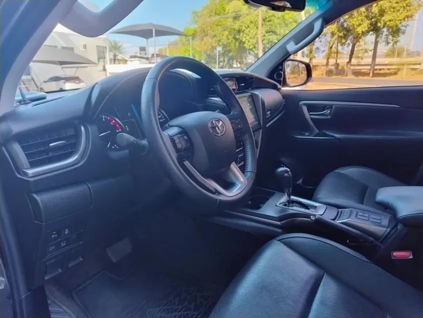 galeria HILUX SW4