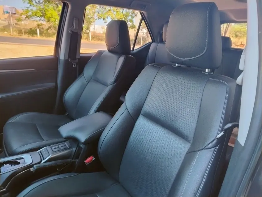 galeria HILUX SW4