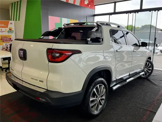 Fiat TORO 2.0 16V TURBO DIESEL VOLCANO 4WD AT9