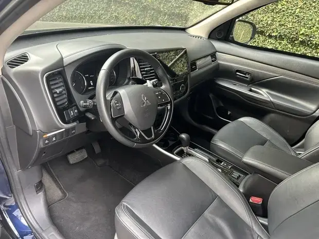 Mitsubishi Outlander 3.0 HPE-S 4WD CVT