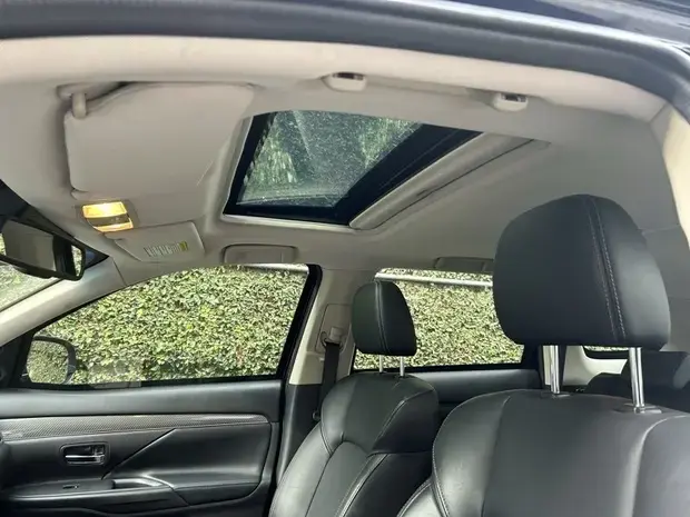 Mitsubishi Outlander 3.0 HPE-S 4WD CVT