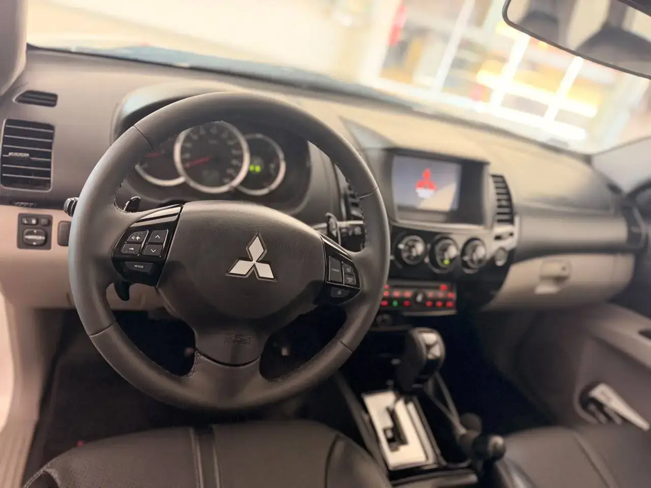 galeria PAJERO DAKAR 3.2 4X4