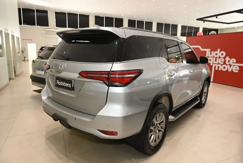 galeria HILUX SW4