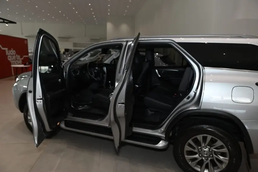 galeria HILUX SW4