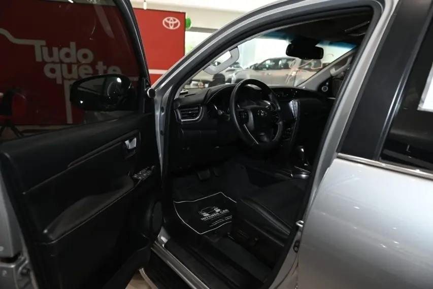 galeria HILUX SW4