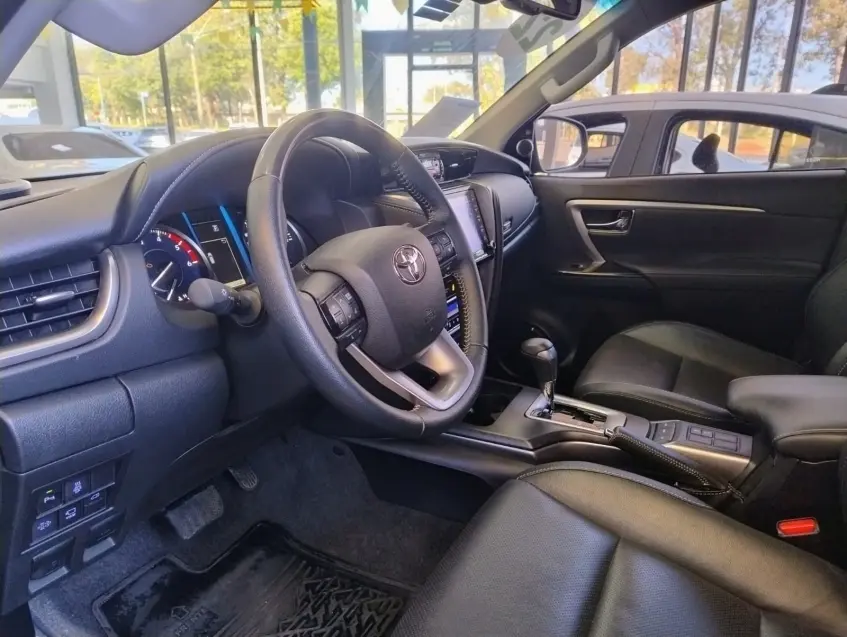 galeria HILUX SW4
