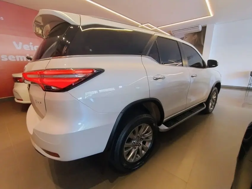 galeria HILUX SW4
