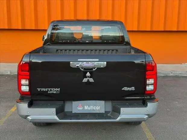 Mitsubishi TRITON 2.4 BITURBO DIESEL CD HPE-S 4X4 AUTOMÁTICO