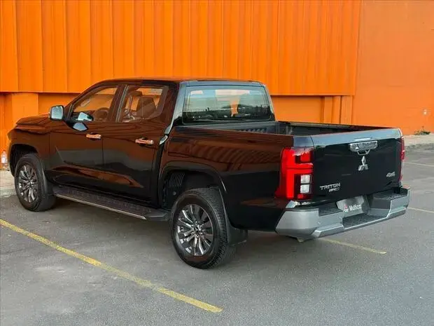 Mitsubishi TRITON 2.4 BITURBO DIESEL CD HPE-S 4X4 AUTOMÁTICO