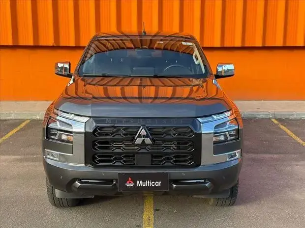 Mitsubishi TRITON 2.4 BITURBO DIESEL CD HPE-S 4X4 AUTOMÁTICO