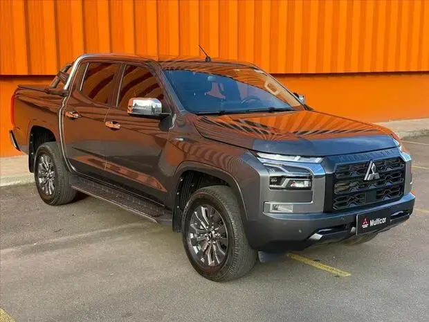 Mitsubishi TRITON 2.4 BITURBO DIESEL CD HPE-S 4X4 AUTOMÁTICO