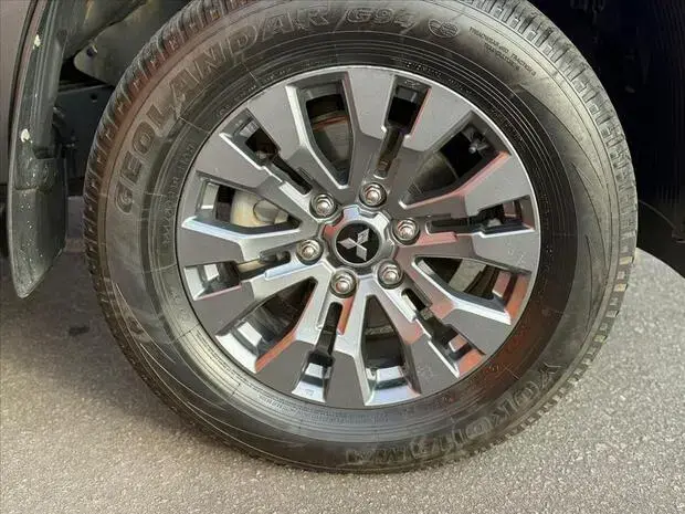 Mitsubishi TRITON 2.4 BITURBO DIESEL CD HPE-S 4X4 AUTOMÁTICO
