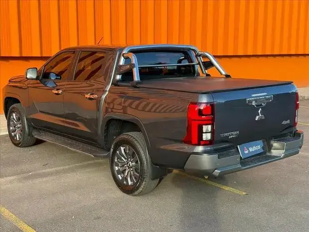 Mitsubishi TRITON 2.4 BITURBO DIESEL CD HPE-S 4X4 AUTOMÁTICO