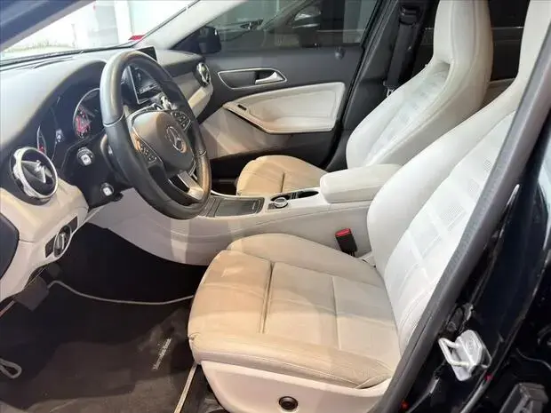 Mercedes Benz GLA 200 1.6 CGI FLEX STYLE 7G-DCT