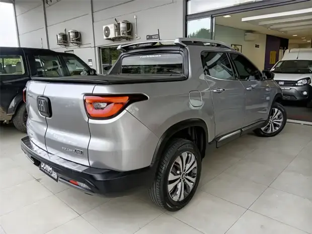 Fiat TORO 2.0 16V TURBO DIESEL VOLCANO 4WD AT9