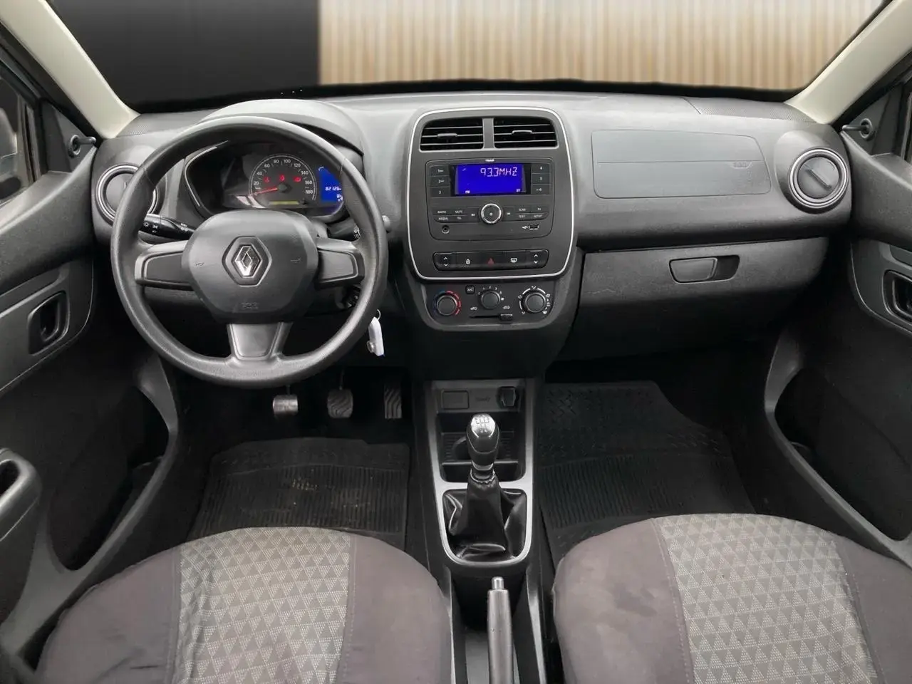 galeria KWID Zen 1.0 Flex 12V 5p Mec.
