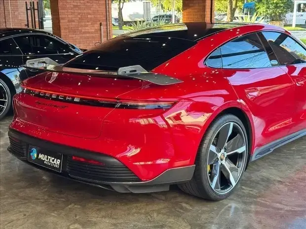 Porsche TAYCAN TURBO S ELÉTRICO