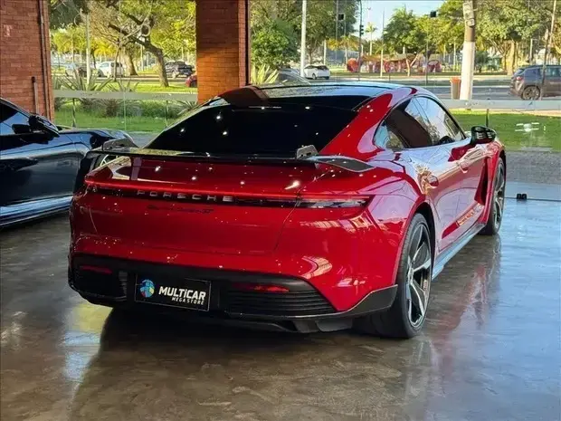 Porsche TAYCAN TURBO S ELÉTRICO